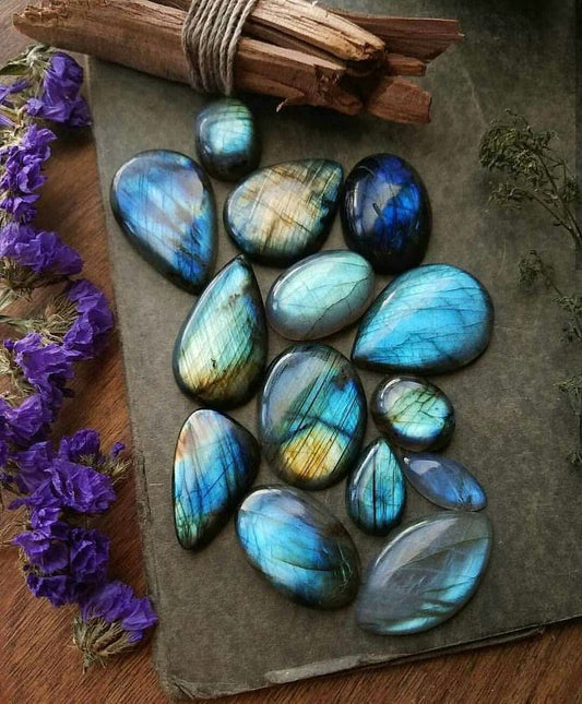 Labradorite Meaning & Benefits in 2025: The Ultimate Protection Stone for Intuition & Spiritual Power