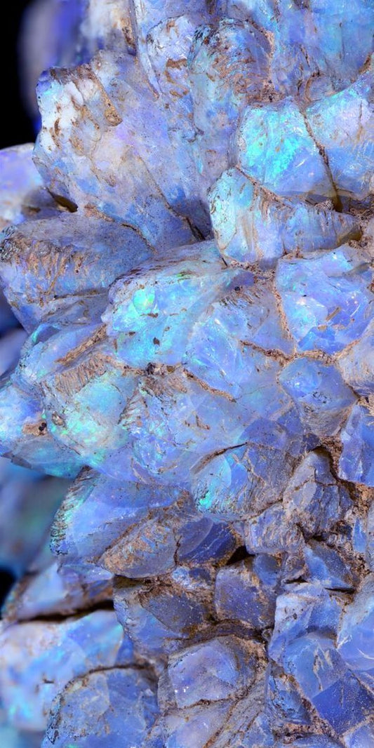 Astrological Benefits of Moonstone: The Gem of Emotional Balance & Intuition