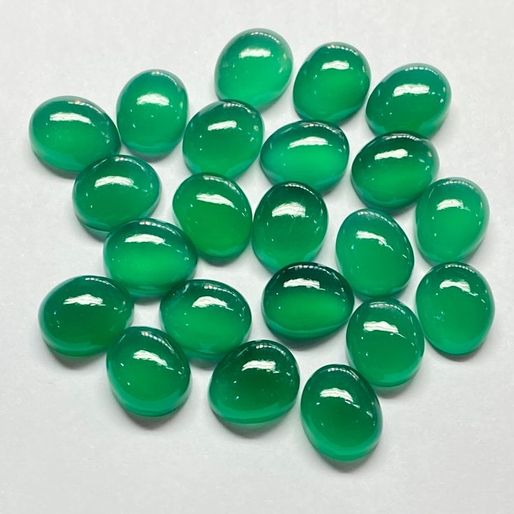 Green Onyx Meaning, Healing Properties & Jewelry Benefits