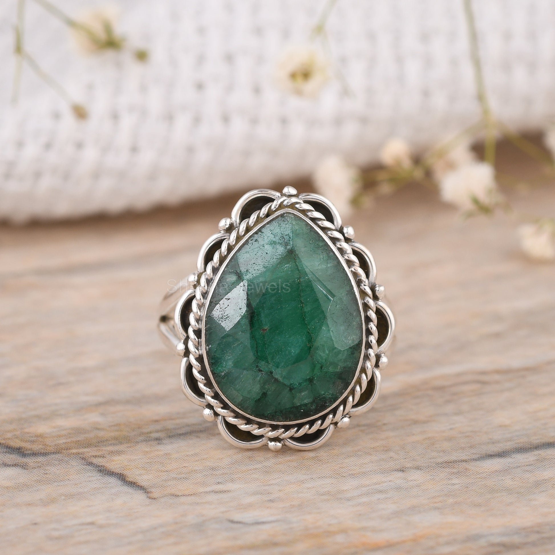 Emerald Pear Shape 925 Silver Gemstone Handmade Ring