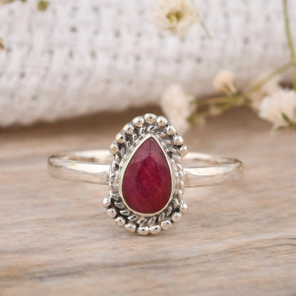 faceted red garnet gemstone ring – 925 silver